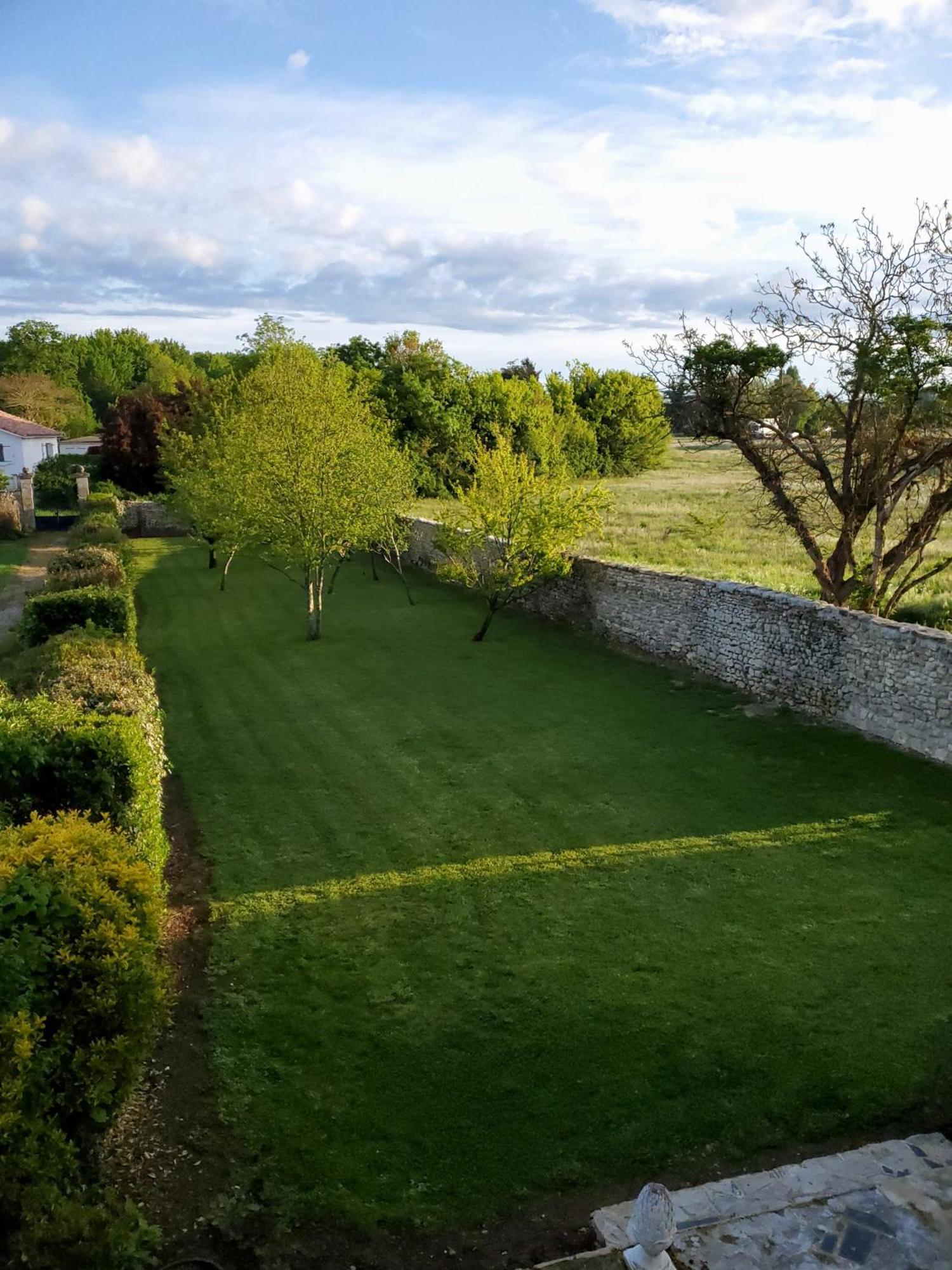 Bed and Breakfast Domaine De La Gemoliere Gémozac Exterior foto