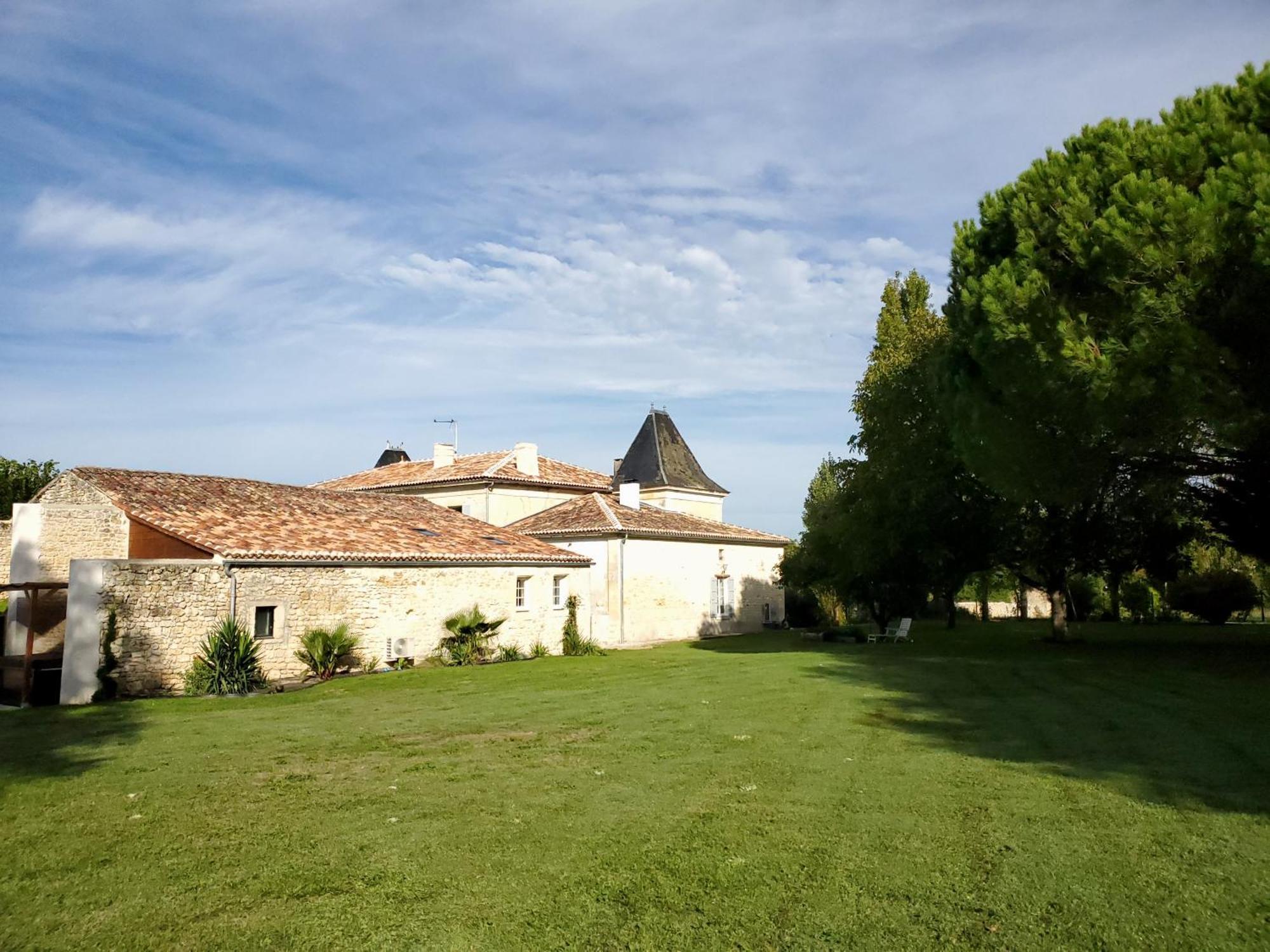 Bed and Breakfast Domaine De La Gemoliere Gémozac Exterior foto